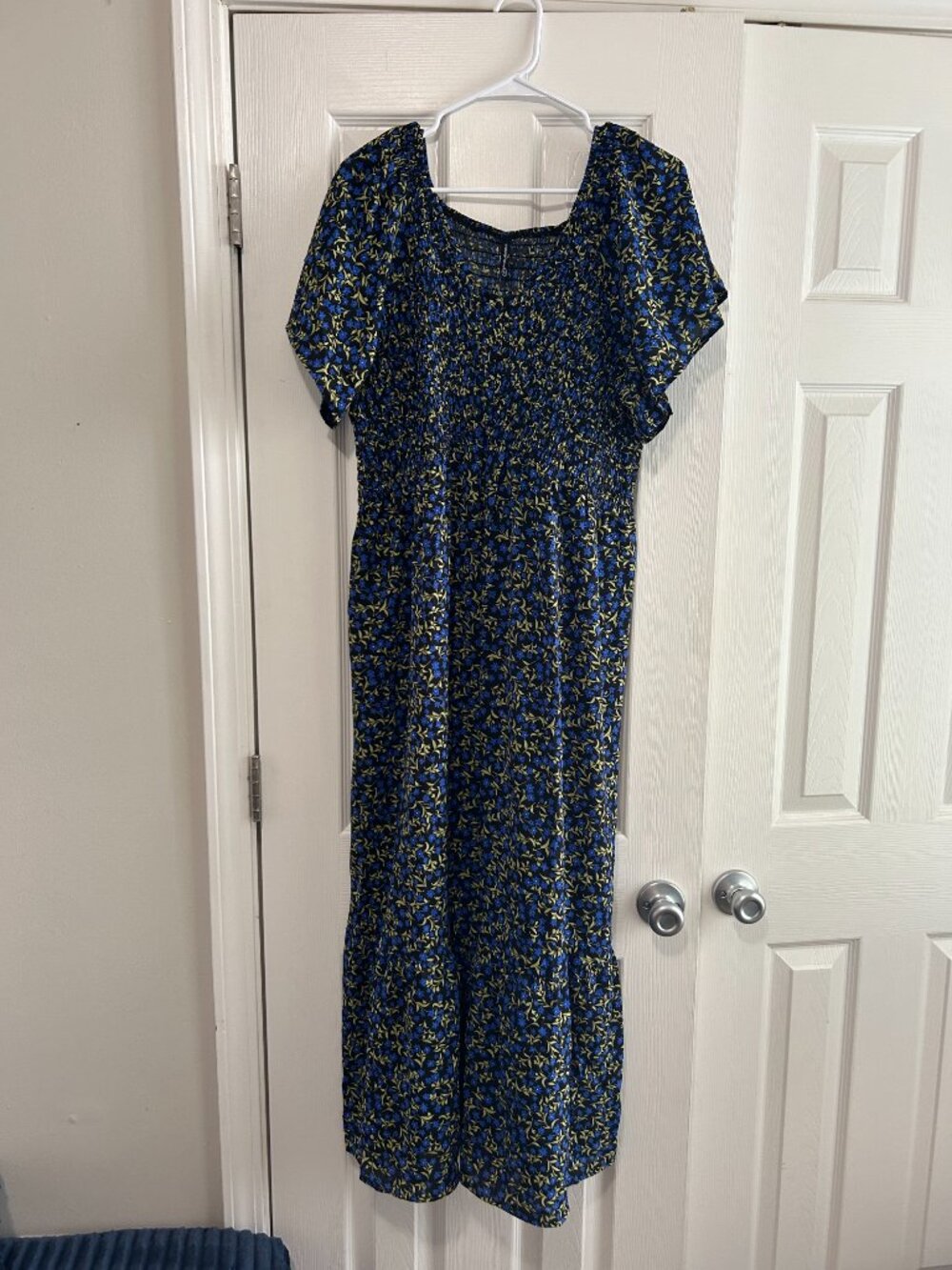 Blue and Black Floral Smocked Dress XL (PrettyGarden) - Picture 2 of 4